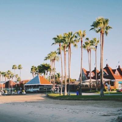 学生喝口热水都计费 这钱不烫手吗